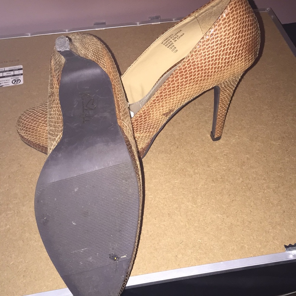 Shoes - Picture 2 of 2